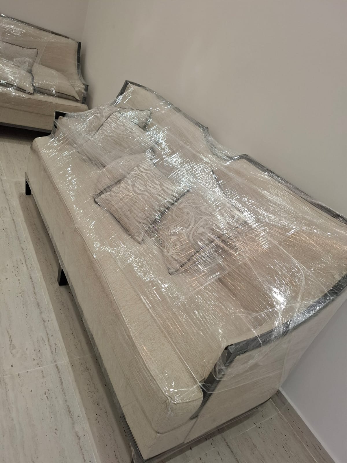 تغليف وحماية الأثاث الحساس 2